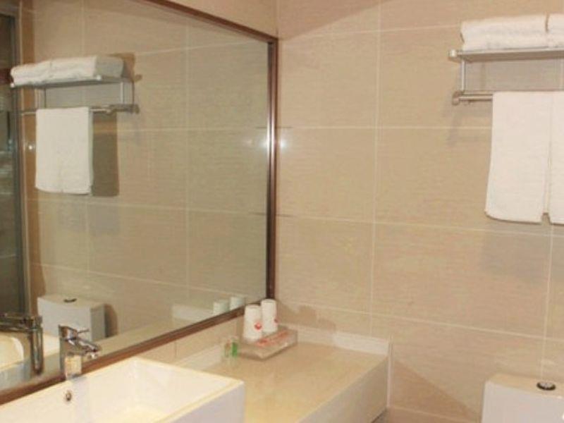 Yiting 6+e - Lujiazui Hotel 3*